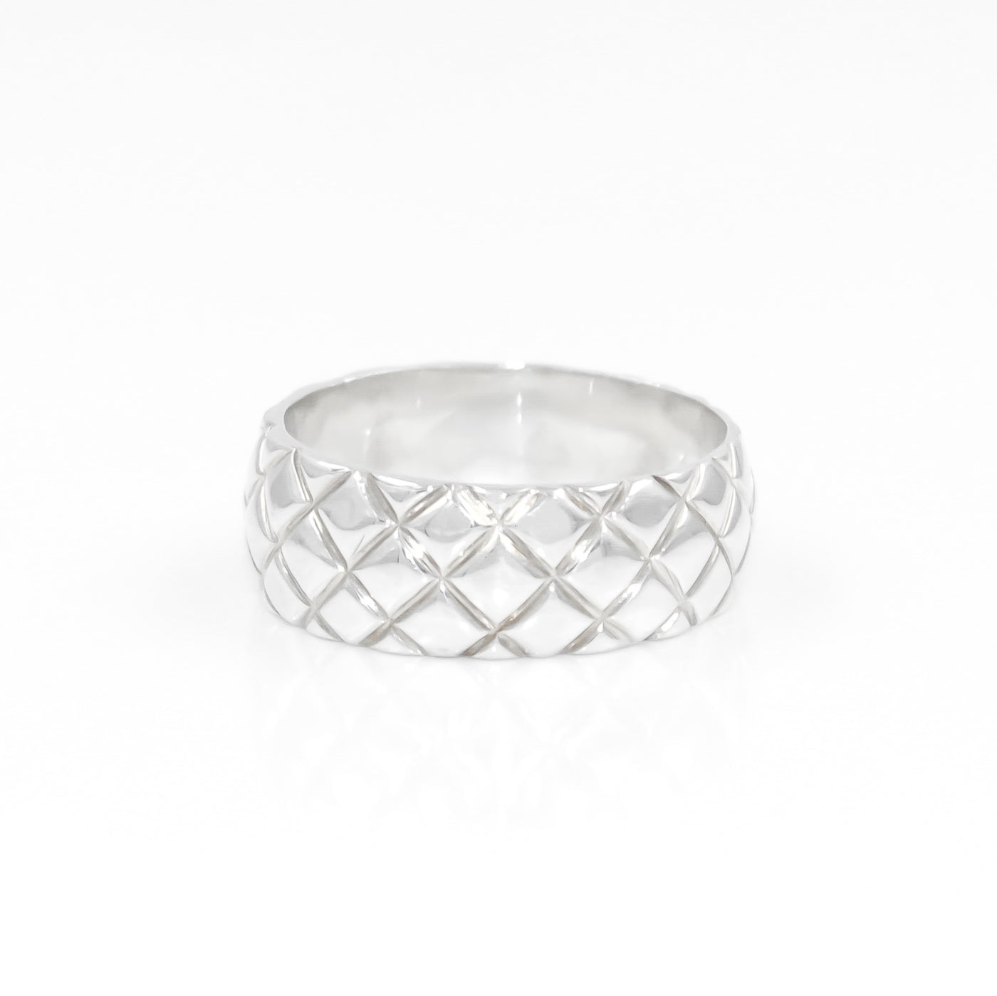 Engraved Diamond Pattern Pillow Ring