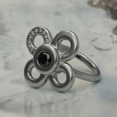 Daisy Collection Flower Ring - With Black Diamond